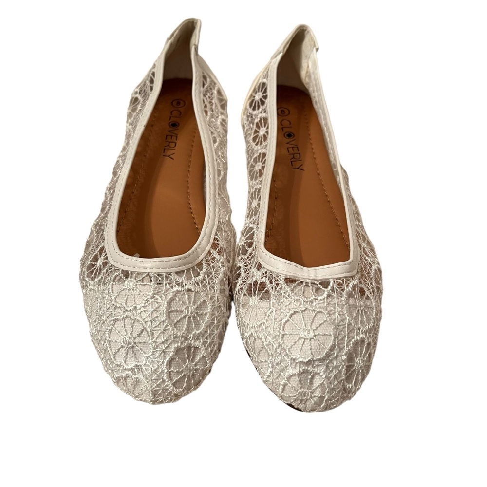 Cloverly Women’s Ballet Shoe White Floral Lace Breathable Flat Size 8 NWOT